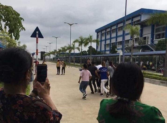 Hơn 160 công nhân ngộ độc khi làm việc tại Công ty TNHH Golden Victory Việt Nam - Ảnh: Hoàng Long