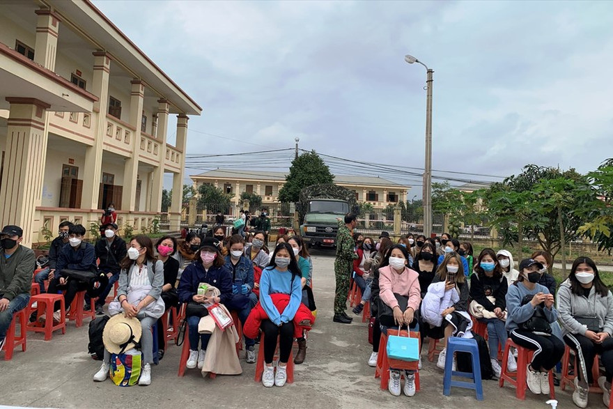 Tỉnh Ninh Bình đón, cách ly người trở về từ các nước có dịch COVID- 19 - Ảnh: Hoàng Long