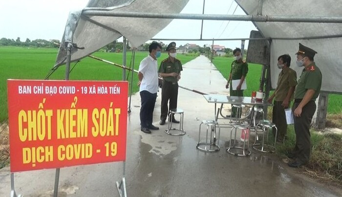 Khu vực xã Hoà Tiến (huyện Hưng Hà, tỉnh Thái Bình), nơi bệnh nhân 566 cư cú được kiểm soát nghiêm ngặt - Ảnh: Hoàng Long