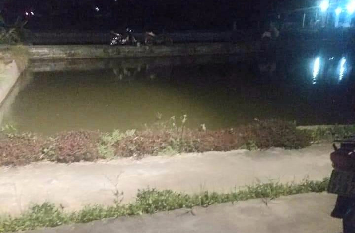 Chiếc ao có 3 cháu bé bị đuối nước, tử vong vào chiều qua 30/6 - Ảnh: Hoàng Long