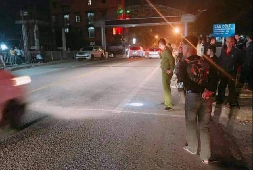 Hiện trường vụ nổ súng tại khu vực cống Cổ Lễ - Ảnh: Hoàng Long