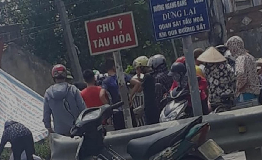 Hiện trường vụ tai nạn đường sắt khiến một phụ nữ tử vong - Ảnh: Hoàng Long