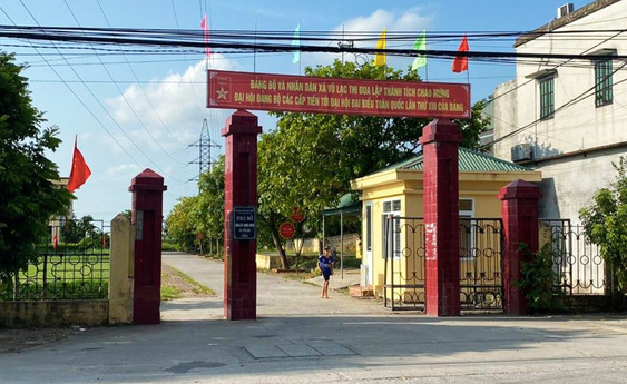 Trụ sở Đảng uỷ, HĐND, UBNDxã Vũ Lạc, nơi ông Nguyễn Quanh Huy làm việc trước khi bị bắt quả tang đánh bạc - Ảnh: KL