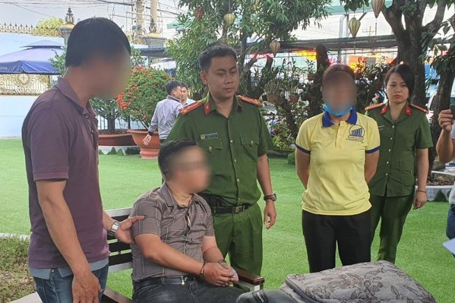 Đối tượng N. (ngồi)