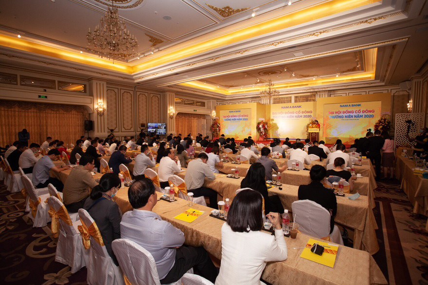 Cổ đông tham dự Đại hội đồng cổ đông thường niên Nam A Bank năm 2020.