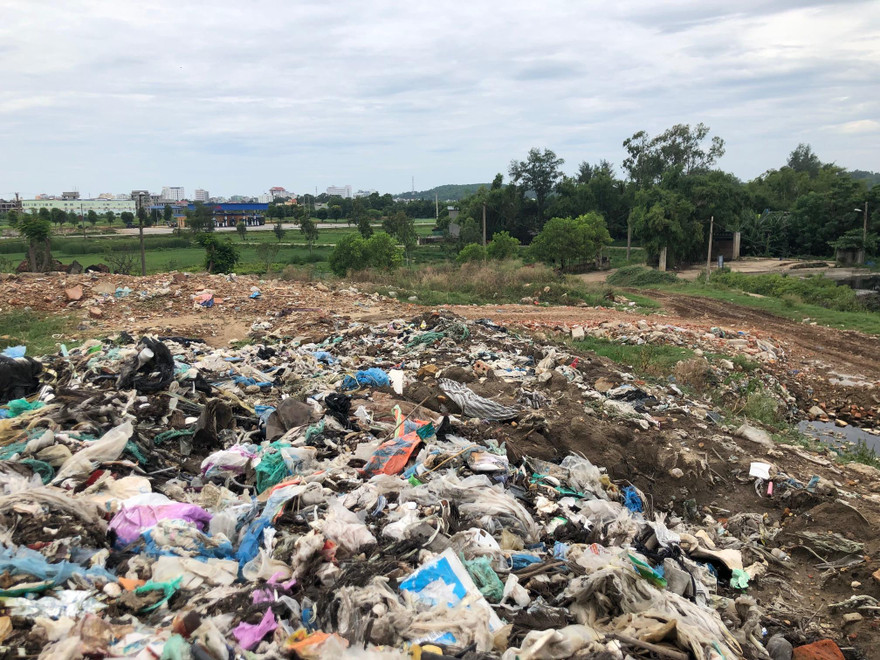 Sẽ di dời 'núi rác' của TP Sầm Sơn đi nơi khác