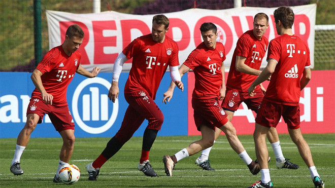 Thầy trò Guardiola tới Qatar tránh rét