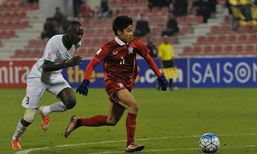 U23 Thái Lan (đỏ) chơi sòng phẳng với đối thủ được đánh giá cao hơn. Ảnh: RT.