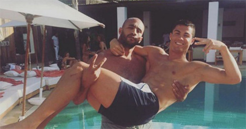 Badr Hari và Ronaldo trong một lần hội họp.