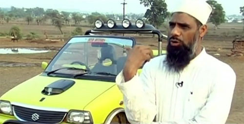 Mohammad Raees Markani và chiếc xe chạy bằng khí đất đèn.