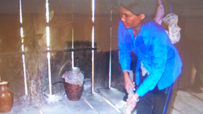 Y Dập tái hiện cảnh đánh chồng