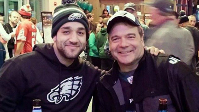 Justin và bố. Ảnh: Facebook.