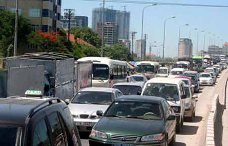 Ô tô từ 4 chỗ trở lên bắt buộc phải trang bị bình PCCC.