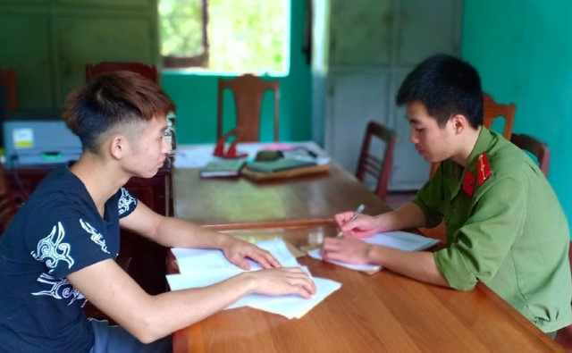 Công an làm việc với đối tượng liên quan đến vụ việc tung tin vỡ đập thủy điện