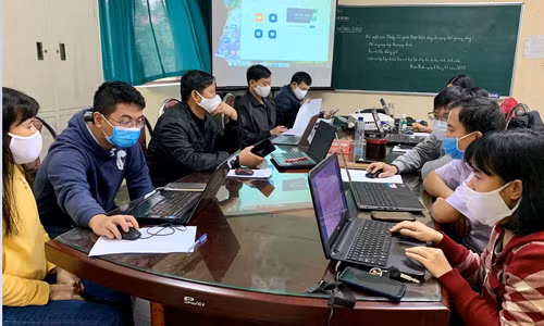 Trường Cao đẳng Xây dụng Nam Định tập huấn về dạy và học trực tuyến trong đợt học sinh, sinh viên phải tạm nghỉ tới trường vì dịch COVID-19 hồi tháng 4 vừa qua.