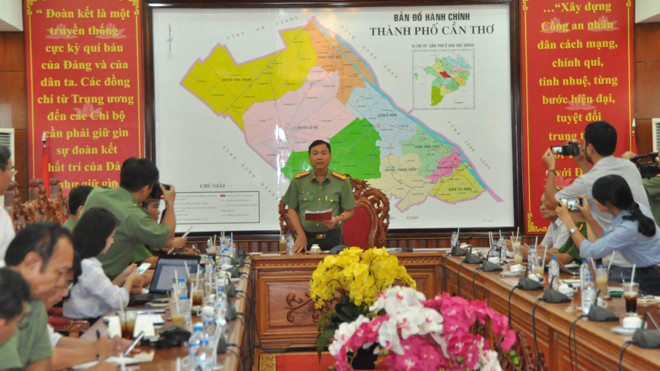 Quang cảnh buổi họp báo.