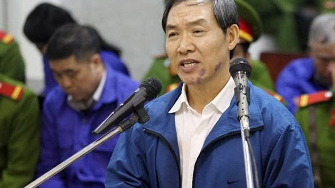 Dương Chí Dũng tại tòa.