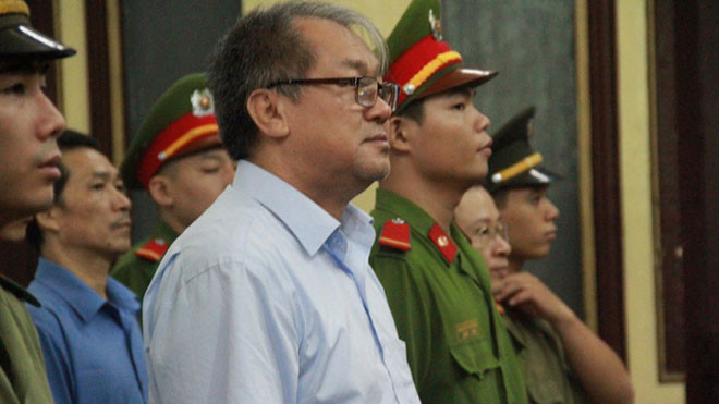 Ông Phạm Công Danh và đồng phạm trước toà