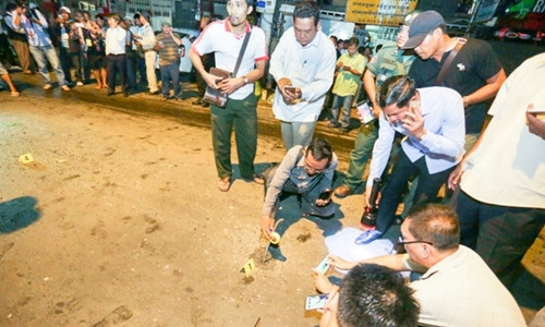 Hiện trường vụ tấn công bằng lựu đạn ở Campuchia. Ảnh: Khmer Times.