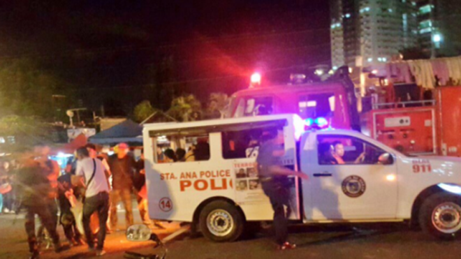 Xe cảnh sát tại hiện trường vụ nổ chợ đêm. Ảnh: Twitter