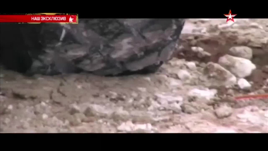 Thiết giáp Nga cứu mạng tài xế trước khối thuốc nổ 2 kg