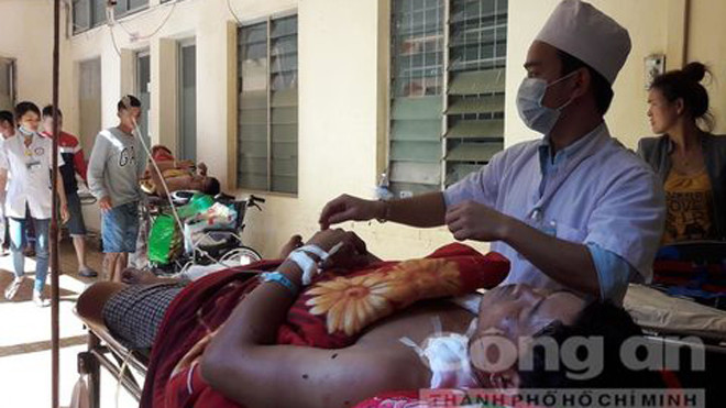 Anh Dũng đang nằm điều trị tại bệnh viện