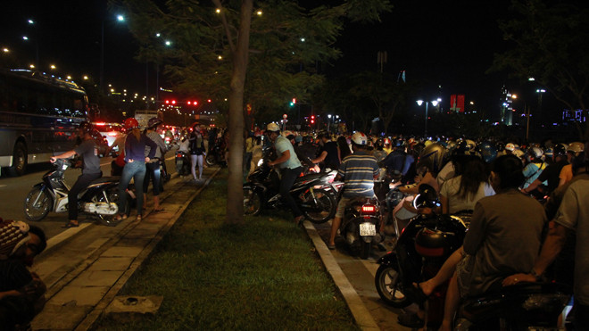 Người Sài Gòn chen chân xem pháo hoa mừng Quốc khánh