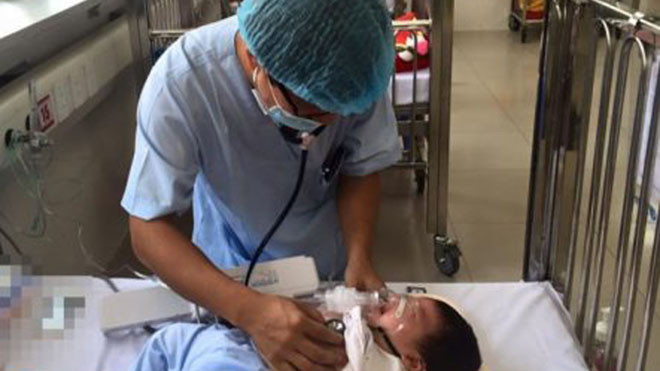 Trẻ mắc bệnh hô hấp tăng mạnh vì thời tiết giao mùa