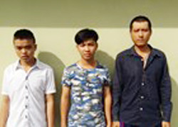 Nhóm thanh niên đâm chém người vì không mặc áo. Ảnh: CA