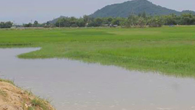 Hố công trình nơi hai học sinh tử vong. Ảnh: Đ.H