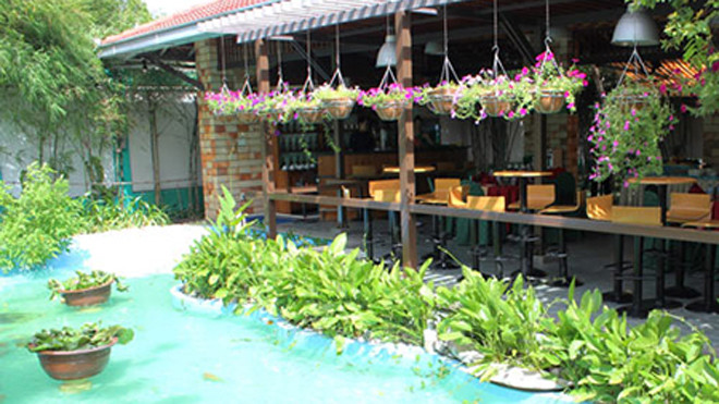 Theo đại diên nhà máy thì trước đây khi chưa có hệ thống xử lý nước thải, khu này luôn có mùi hôi thối và ô nhiễm nặng. 