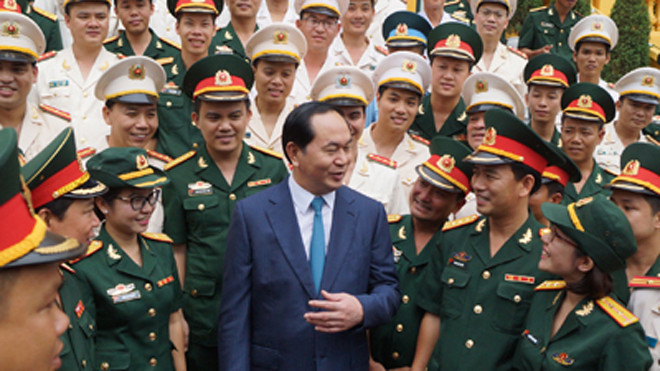 Chủ tịch nước Trần Đại Quang trò chuyện với các đại biểu thanh niên ưu tú sáng 8/9 