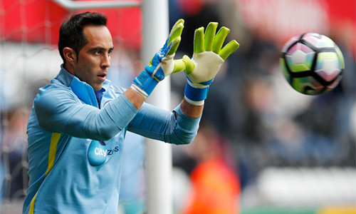 Bravo rất tự tin khi hướng đến cuộc đối đầu với các đồng đội cũ vào tháng sau. Ảnh: Reuters.