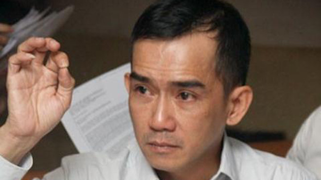 Ca sĩ Minh Thuận hiện đang thở bình oxy