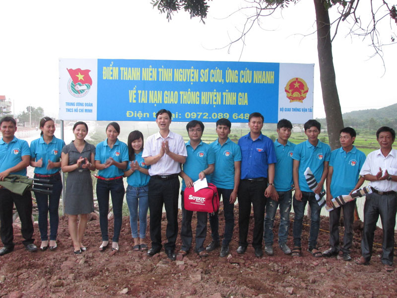 Đội TNTN ứng cứu tai nạn giao thông tại Thanh Hóa