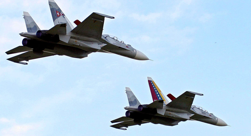 2 chiến đấu cơ Su-27/Su-30 của Nga (Ảnh: AP)