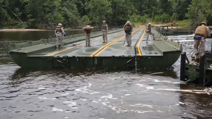 Iraq dùng cầu phao 13 triệu USD mở đường tấn công IS