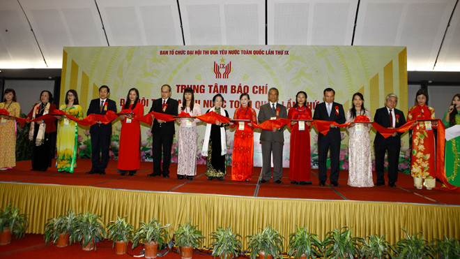 Khai trương Trung tâm báo chí ngày 6/12. Ảnh Như Ý