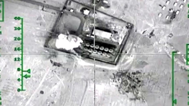 Kho chứa dầu của IS tại khu vực biên giới Syria-Thổ Nhĩ Kỳ (Ảnh: Sputnik)