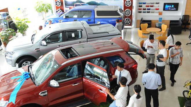 Hiện cứ 10 người đến mua xe thì có tới 4-5 người muốn sử dụng vốn vay ngân hàng.