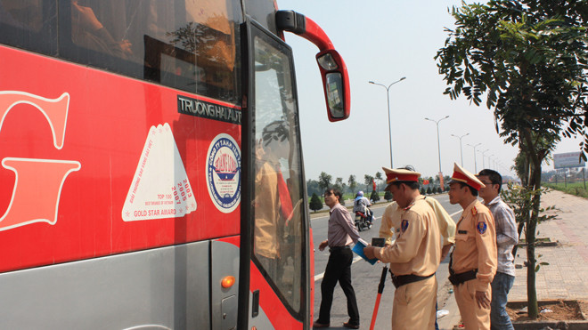 Các cán bộ CSGT đều có cơ hội làm lãnh đạo Đội CSGT thông qua hình thức thi tuyển. Trong ảnh: CSGT Đà Nẵng làm nhiệm vụ.