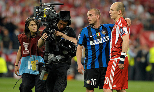 Robben và Sneijder từng làm các CĐV Real tiếc nuối cay đắng khi trở lại để đá chung kết Champions League chỉ một năm sau khi bị Perez tống cổ khỏi Bernabeu. Ảnh: MIS.
