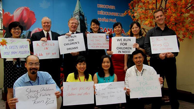 Xuống đường 'Chạy vì trẻ em Việt Nam' 