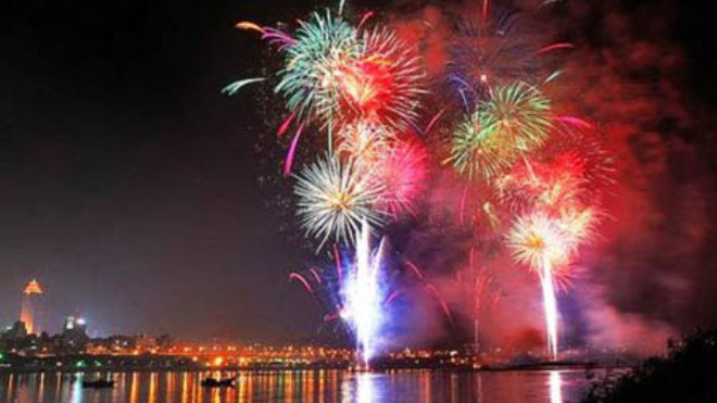 TPHCM: Bắn pháo hoa tầm cao chào mừng Tết dương lịch