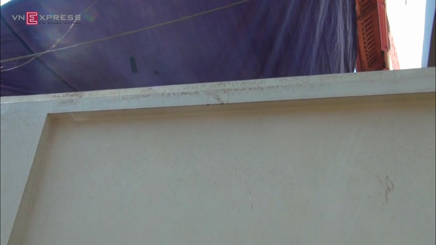 Dấu vết hung thủ thảm sát cả gia đình lúc rạng sáng