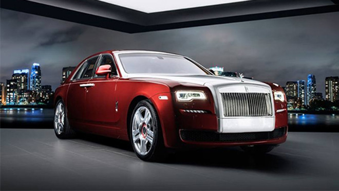 Ngoại thất của Ghost Red Diamond của triệu phú Ảrập có màu đỏ kết hợp sắc bạc của nhôm.