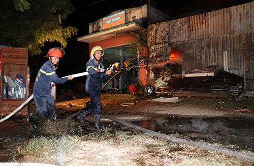 Hiện trường vụ cháy. Ảnh: Thanh Châu.