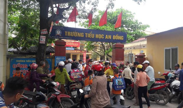 Giáo viên bắt nữ sinh uống nước giẻ lau bảng: Sẽ đuổi việc?