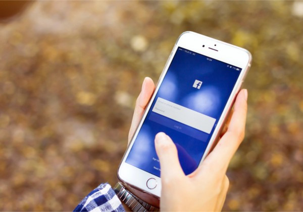 Thông tin cá nhân của người dùng Facebook có thể dễ dàng bị lấy cắp khi sử dụng tài khoản để đăng nhập vào các trang web (Ảnh minh họa)