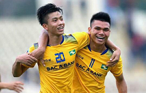 Phan Văn Đức khỏa lấp vị trí của Phi Sơn trong đội hình SLNA 
